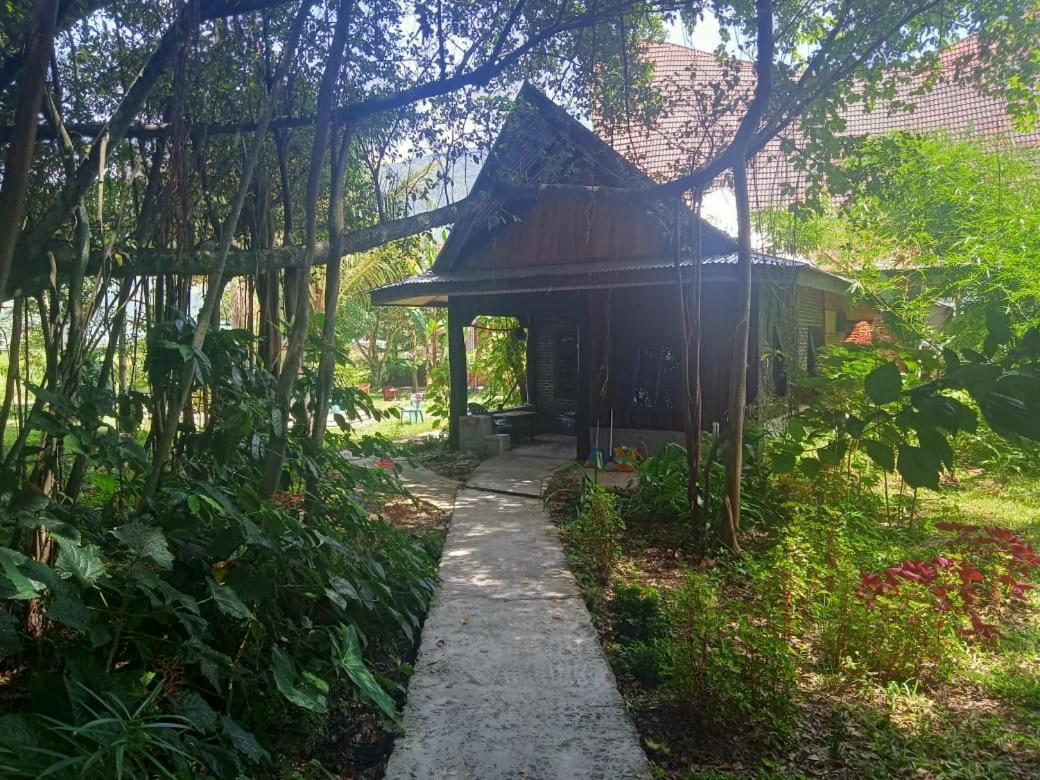 Liberta Homestay Tuk Tuk Exterior photo